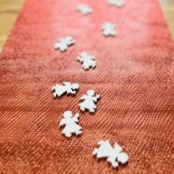 Confettis ange en bois naturel.